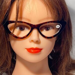 1343 Emma Cateye Reading Glasses 2.25 Tortoise Readers NWT